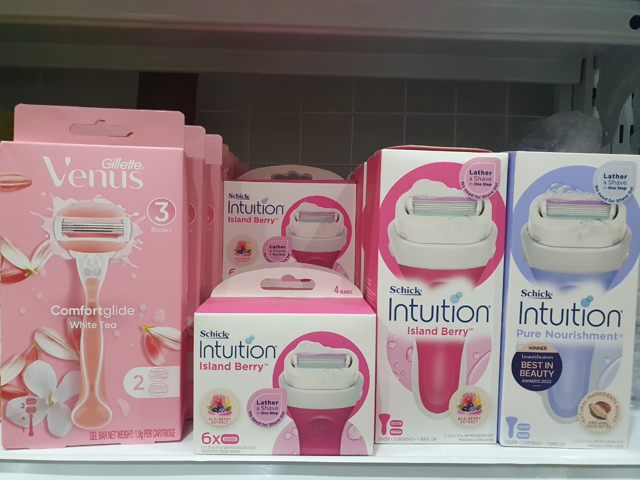 Dao cạo đầu bơ SCHICK Intuition và lưỡi thay thế