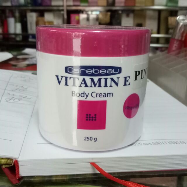 KEM DƯỠNG ẨM VITAMIN E TRẮNG DA PINK