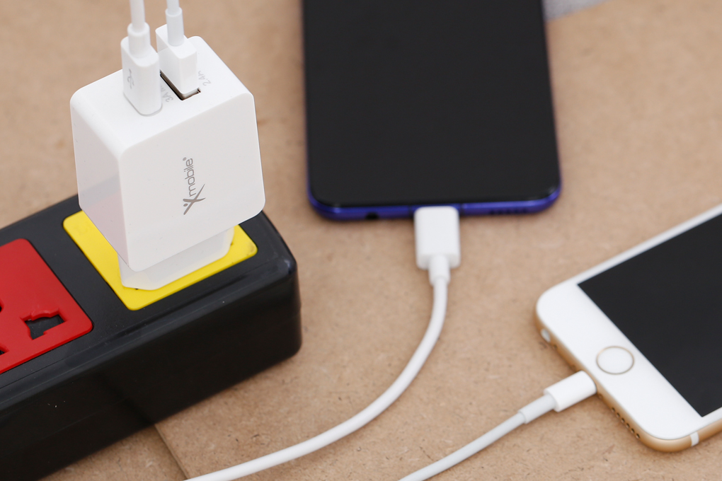 Adapter Sạc 2 cổng USB 2.4A Type-C 3A Xmobile DS165 Trắng