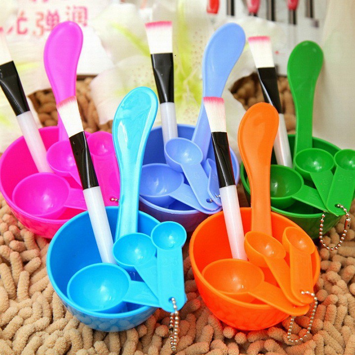 BÁT TRỘN ĐẮP MẶT NẠ CHĂM SÓC DA MẶT