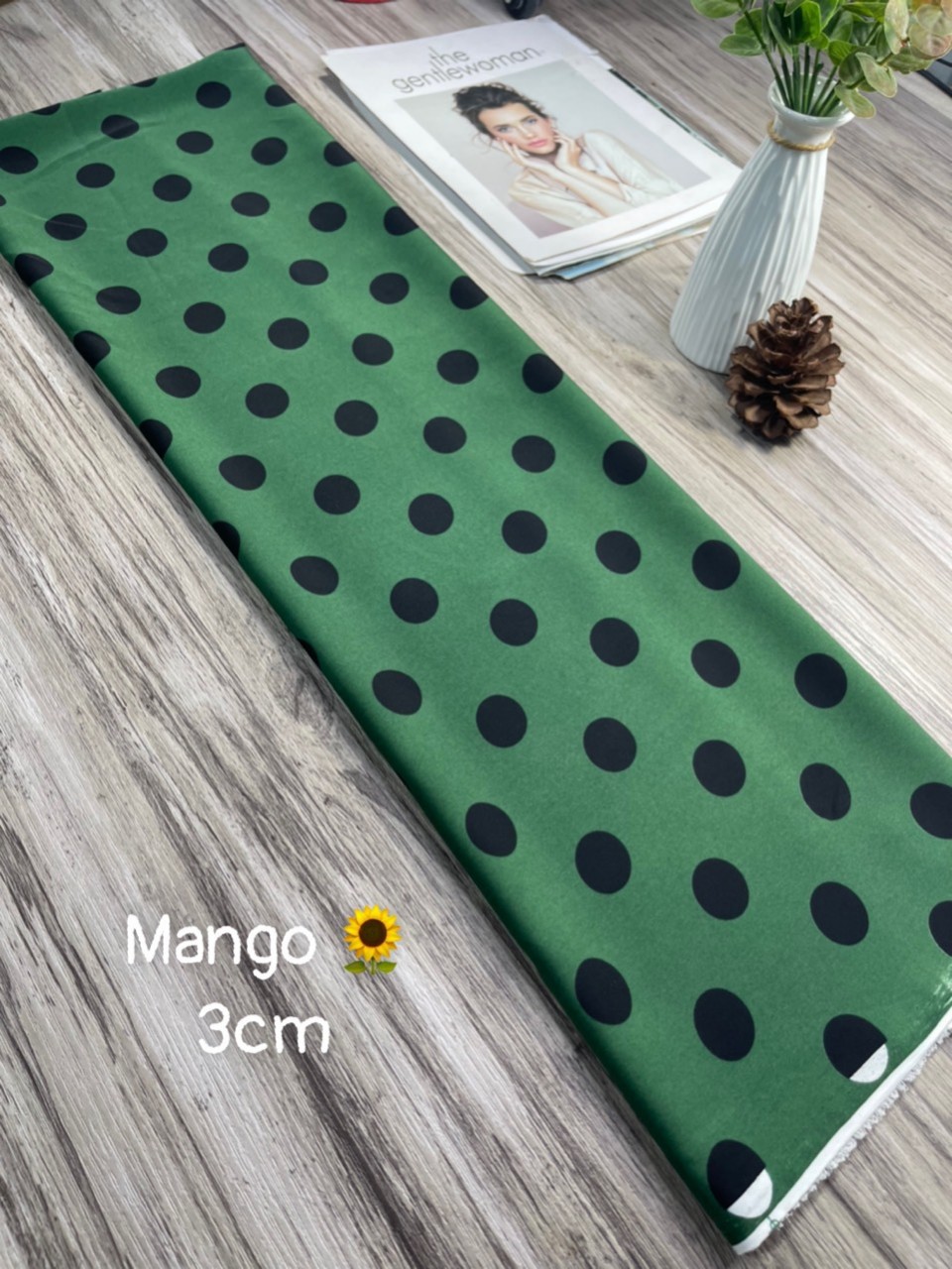 Vải Lụa Mango Họa Tiết Chấm Bi 3cm ( 2m khổ 1.5m )