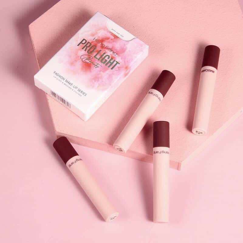 SET TRANG ĐIỂM 4 MÓN STARLIGHT MAKEUP GIFT BOX