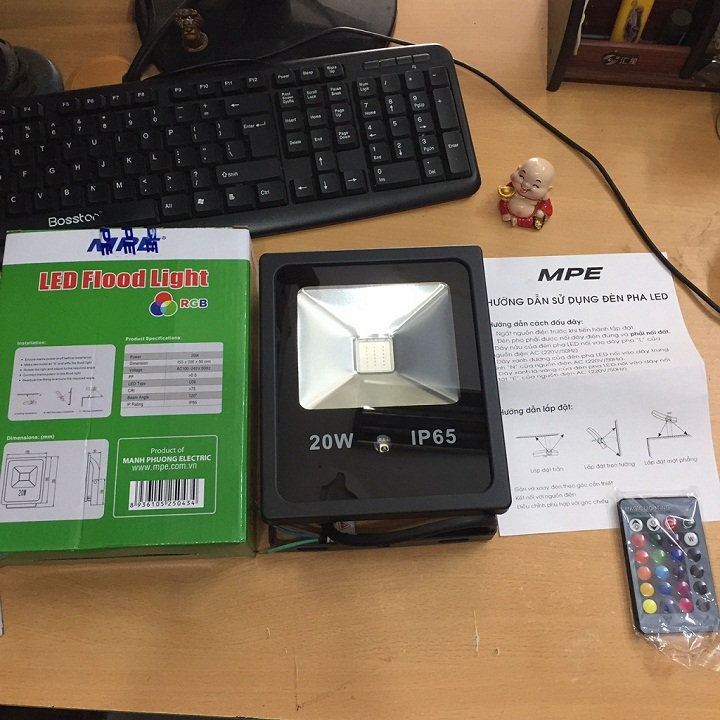 [HCM]ĐÈN PHA LED ĐỔI MÀU CÓ REMOST 20W MPE IP65