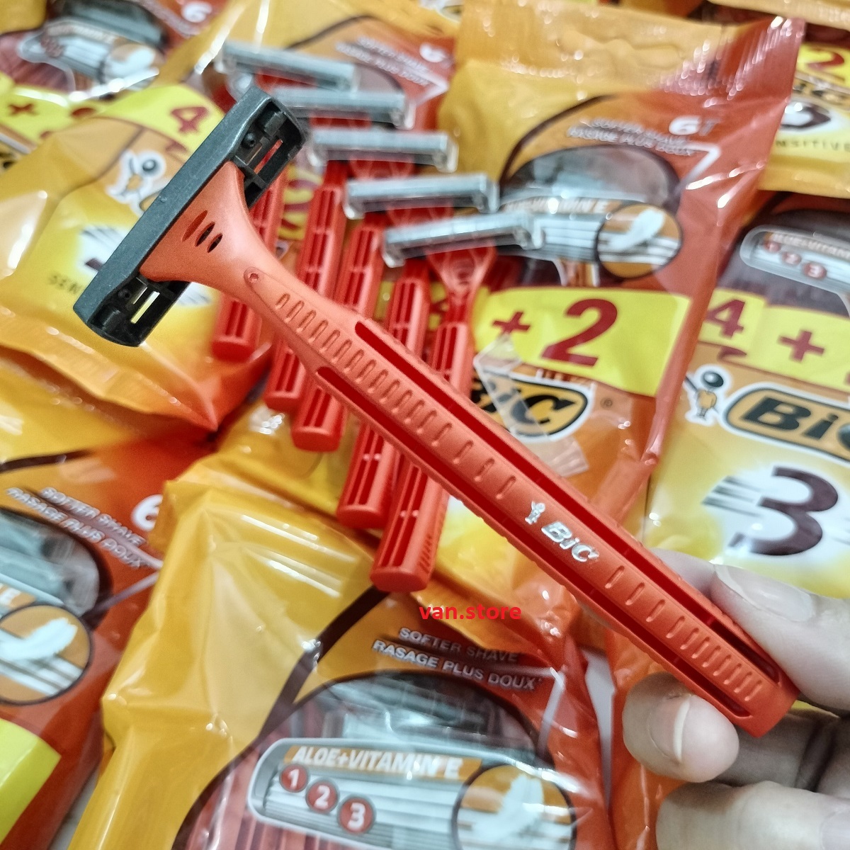 [4 tặng 2] Dao Cạo Râu BiC 3 lưỡi - Bịch 6 cây / [2 tặng 1] Dao Cạo Râu BiC 3 lưỡi - Bịch 3 cây
