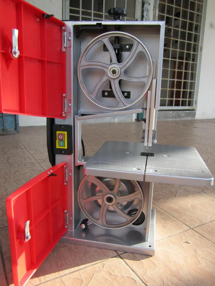 Máy cưa lọng bàn
