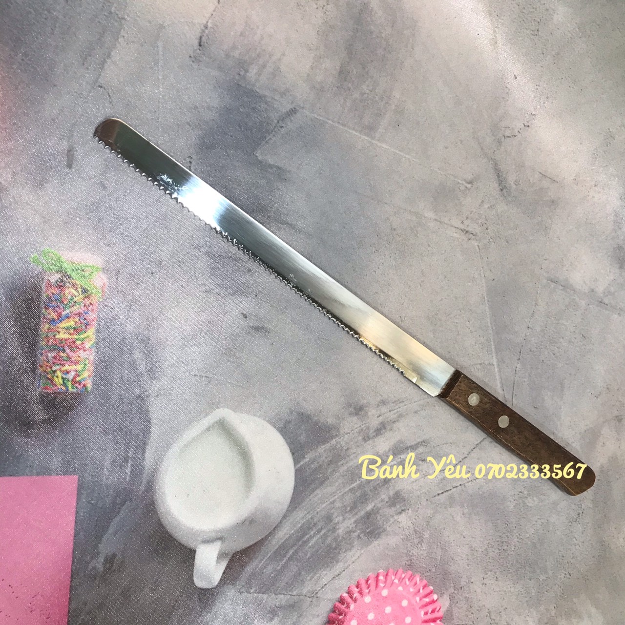 Dao Cắt Bánh Mì Răng Cưa Lưỡi Thép Cán Gỗ 20cm - 25cm