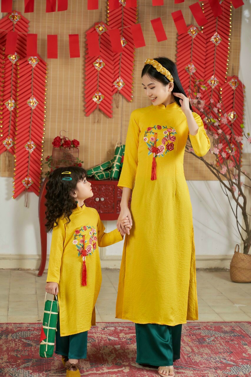 Áo Dài Truyền Thống  Áo Dài Cách Tân May Sẵn Vải Tafta Cao Cấp Kèm Chân Váy Mềm Mại Dịu Dàng