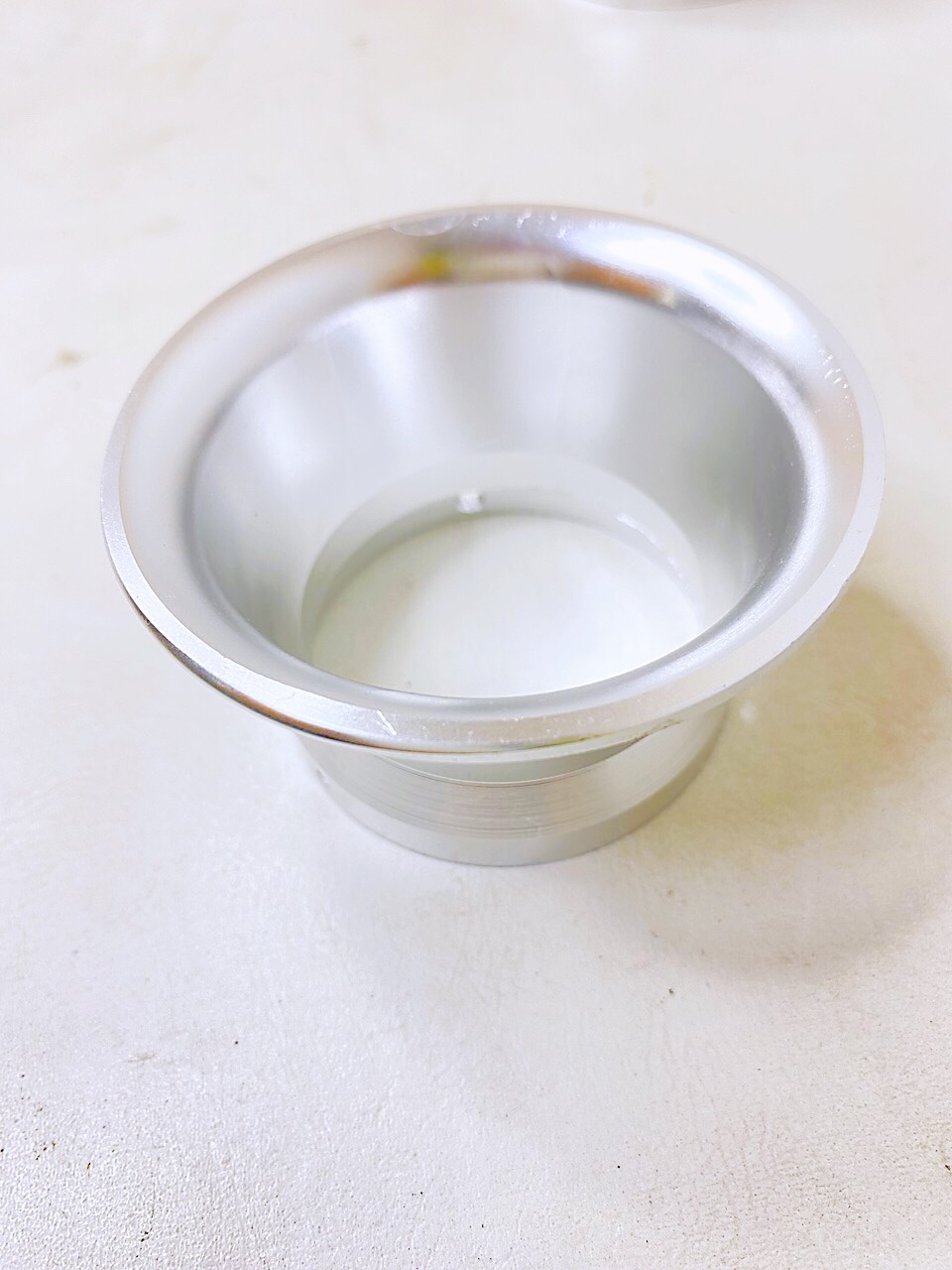 Pô e loa kèn gắn bình xăng con