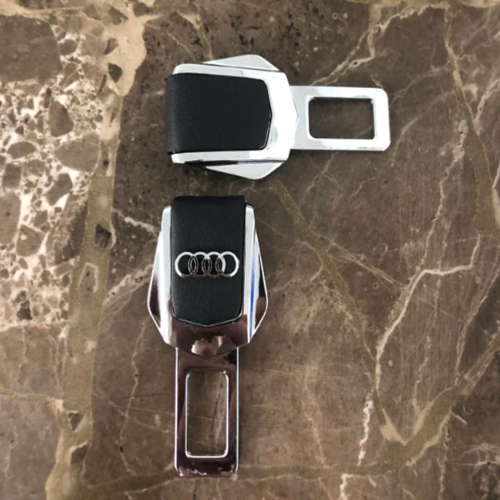 01 chiếc Chốt khóa dây đai an toàn dùng cho xe ô tô AUDI.