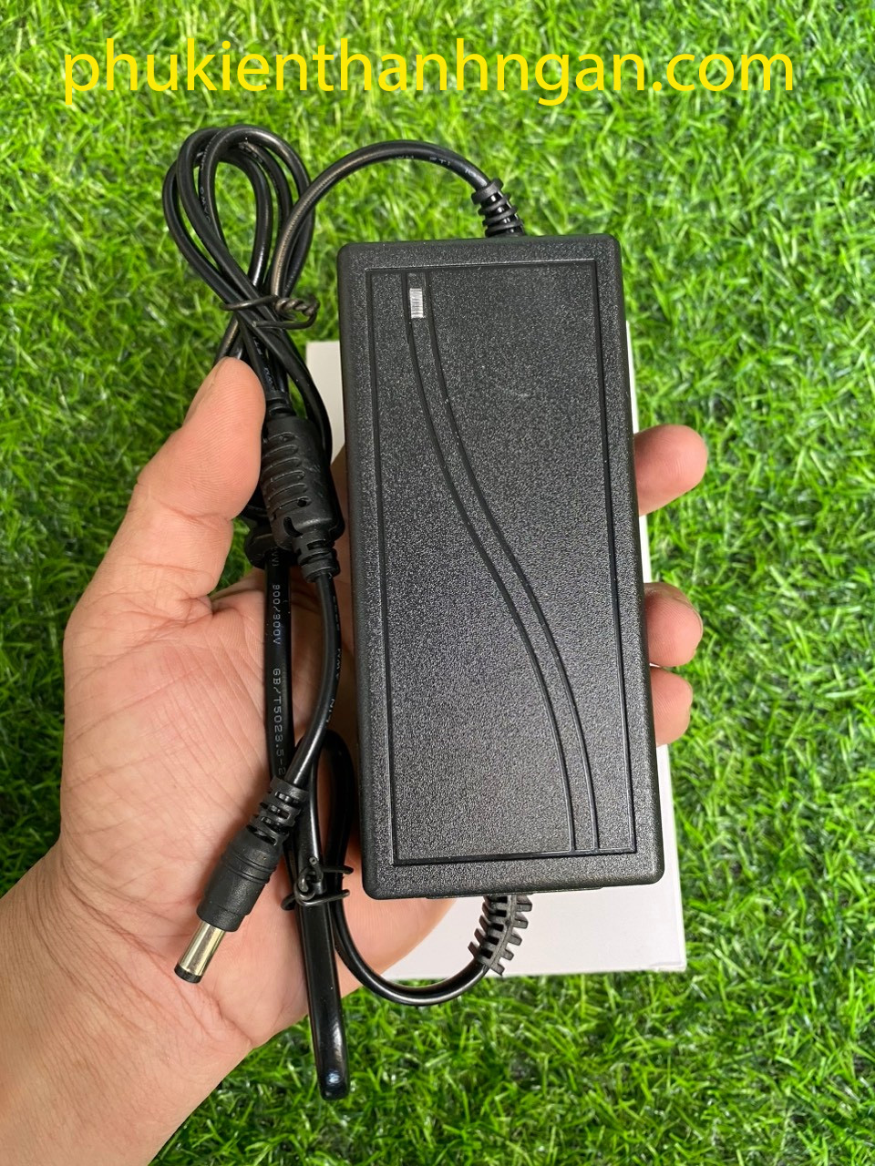 Nguồn điện tử SUCOM 12V-5A ( Có đèn báo )