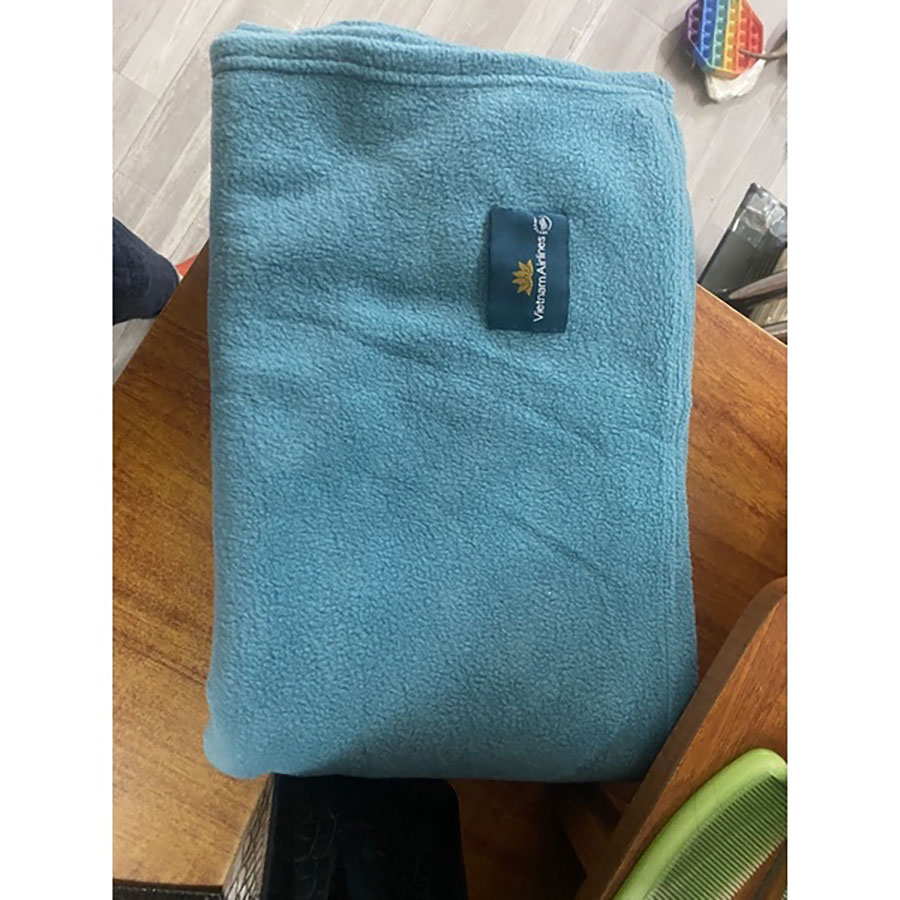 Chăn nỉ xanh Vietnam Airlines hạng phổ thông