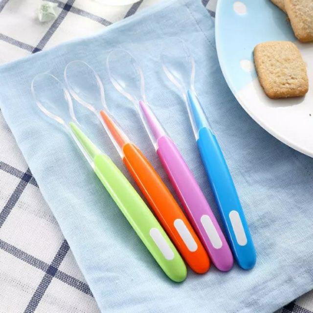 THÌA ĂN DẶM SILICON CHO BÉ