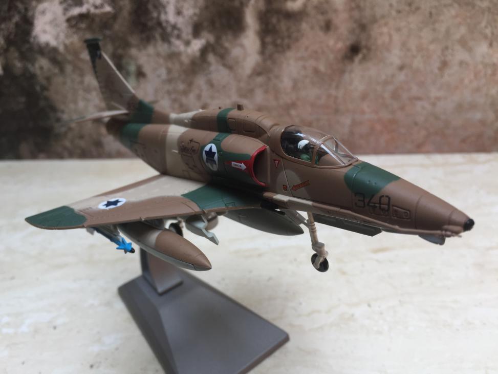 [HCM]Mô hình Máy bay SkyHawK - A 4M  1:72