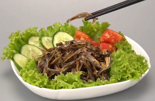 500GR KHÔ CÁ CƠM SỌC ĐEN GIÀU CANXI. DINH DƯỠNG