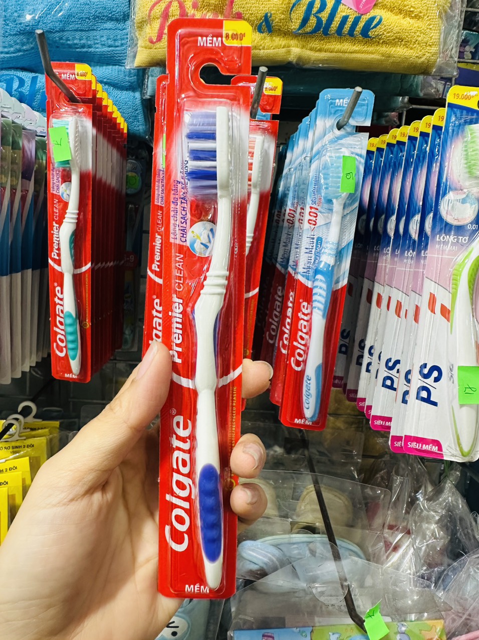 Bàn Chải Đánh Răng Colgate Premier