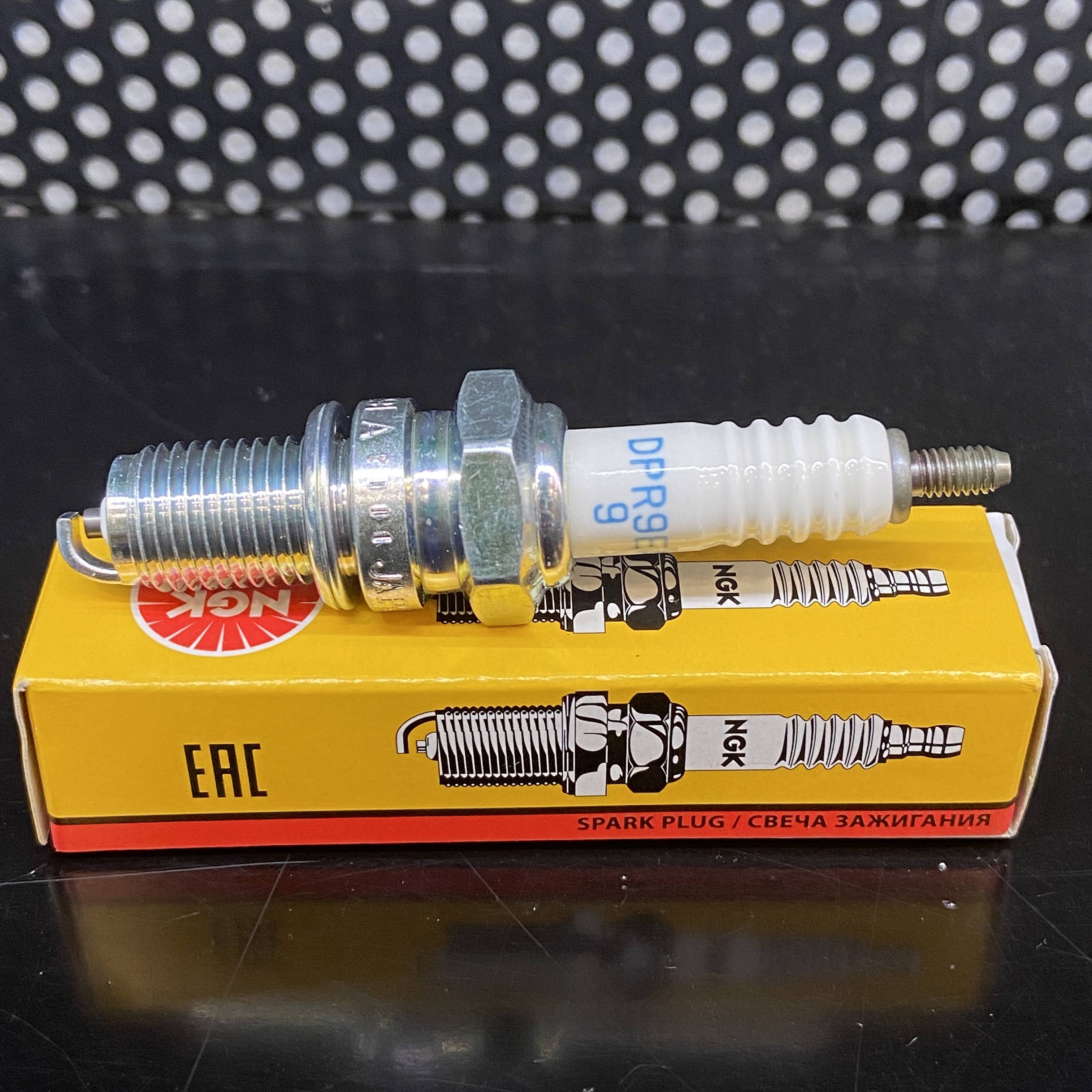 [HCM]Bugi NGK Standard DPR9EA-9