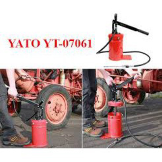 Bơm mỡ bằng tay 4kg Yato YT-07061