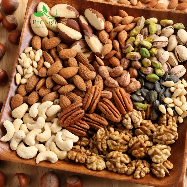 [HCM]Mix 4 Loại Hạt tách vỏ (óc chó vàng, macca, hạnh nhân, óc chó đỏ) - hộp 500gram