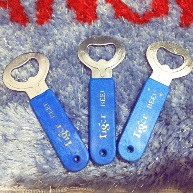 Dụng cụ khui, mở nắp bia