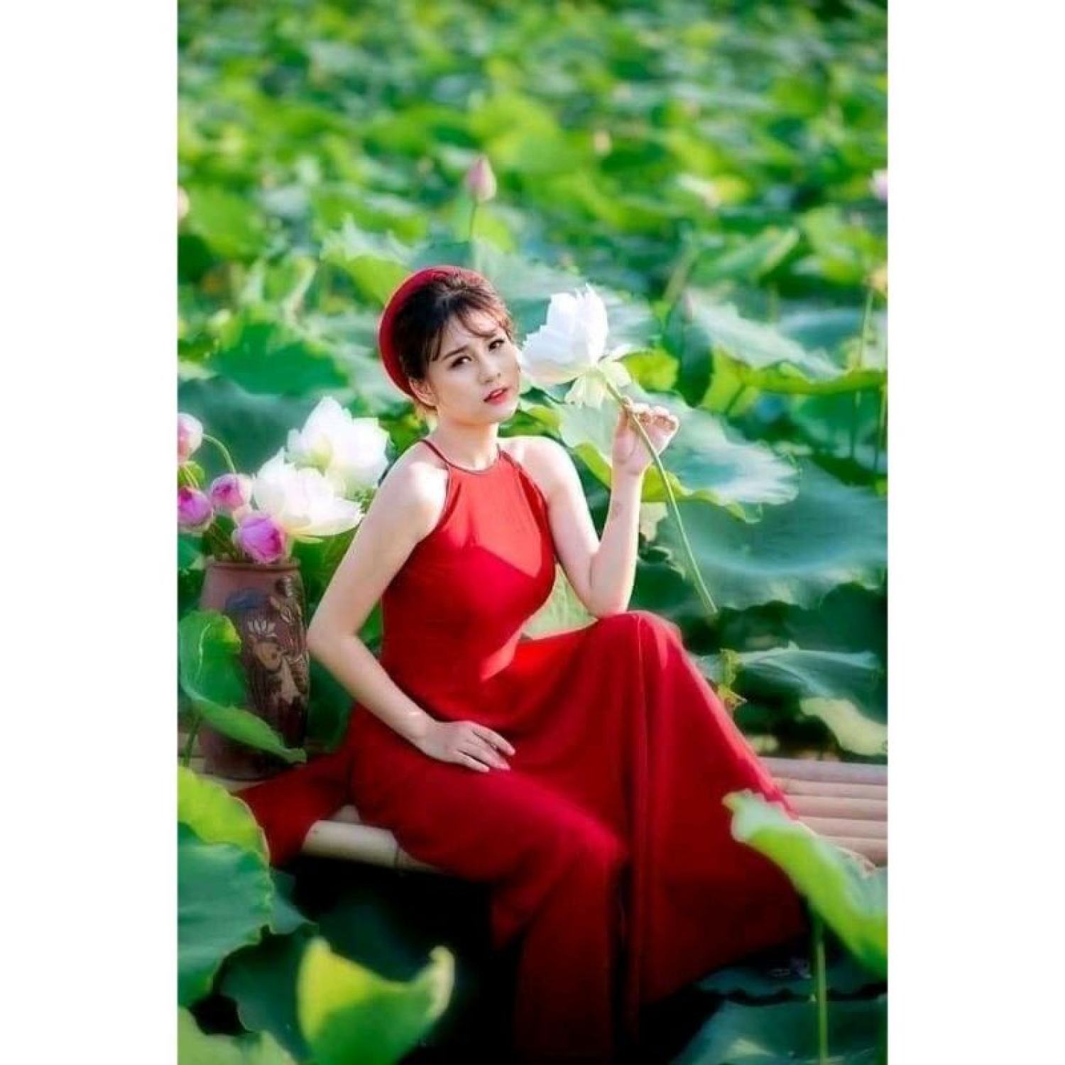 áo dài yếm chụp ảnh sen