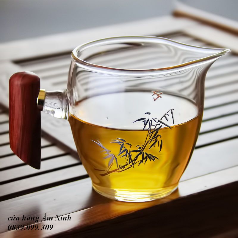 Tống chuyên trà bằng thủy tinh chịu nhiệt