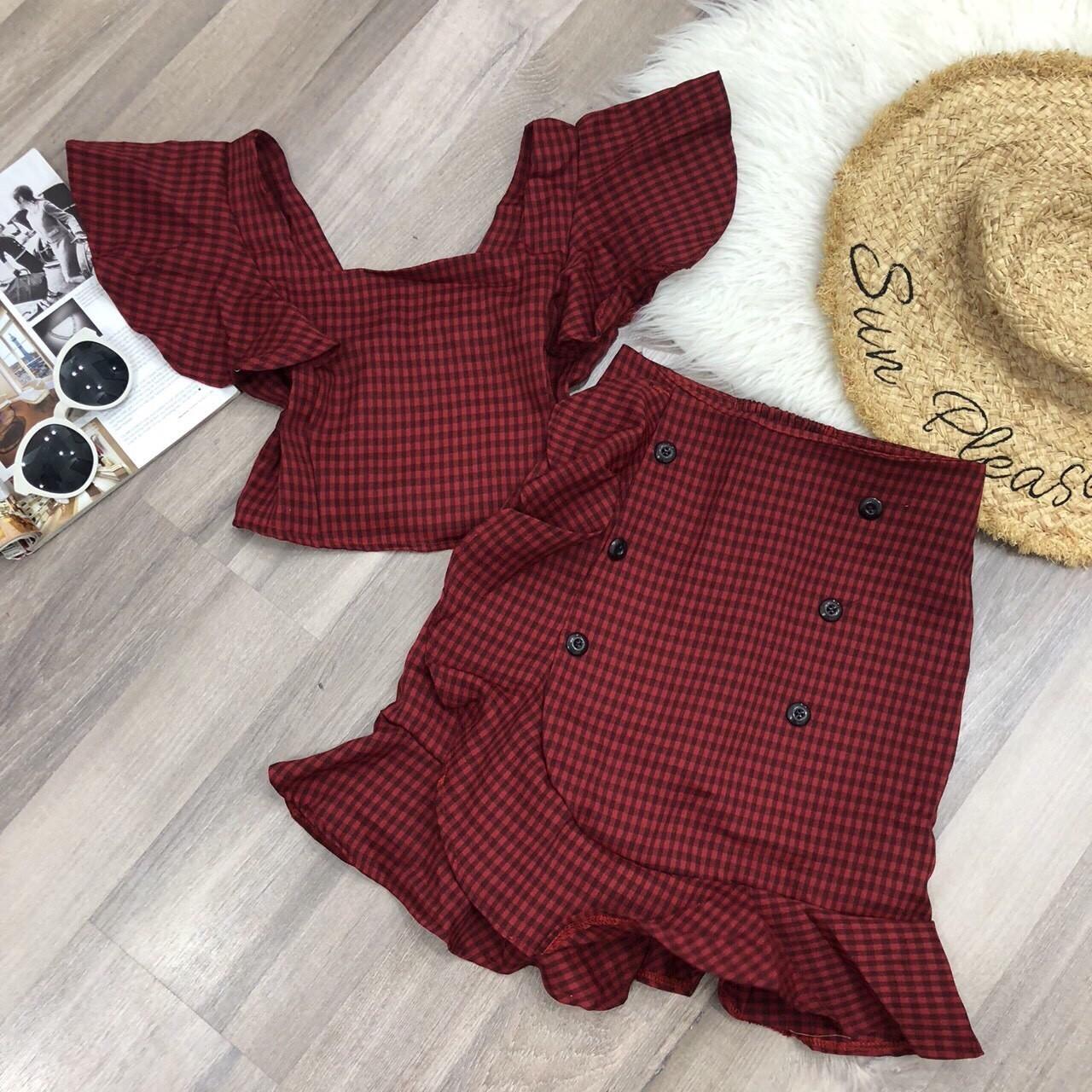 Sét Đầm Caro Kate Với Chân Váy Đuôi Cá Phối Nút Bánh Bèo TTS0422