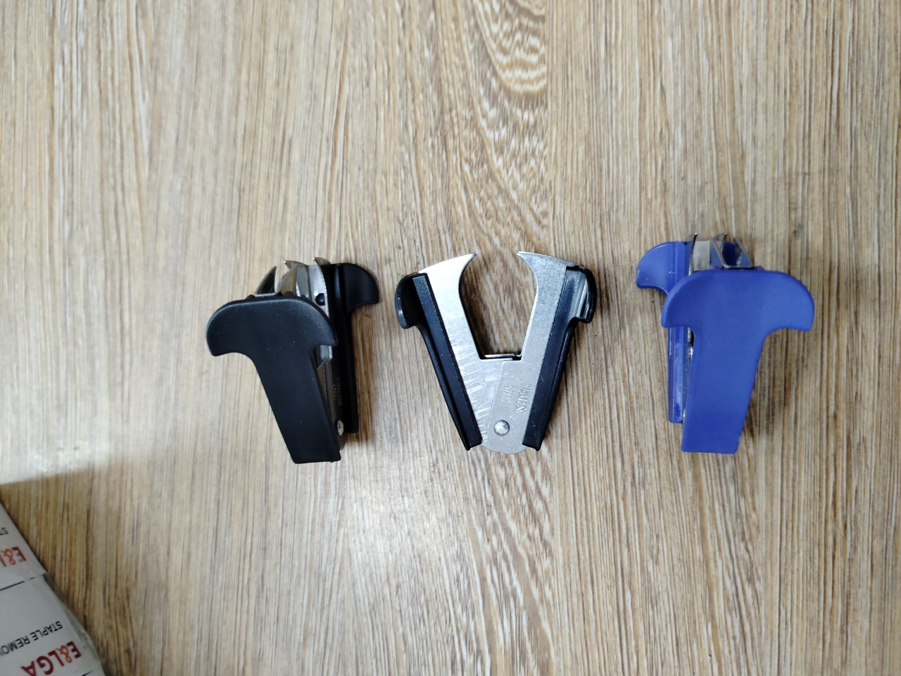 Đồ gỡ ghim bấm Deli - Dụng cụ Gỡ kim Eagle