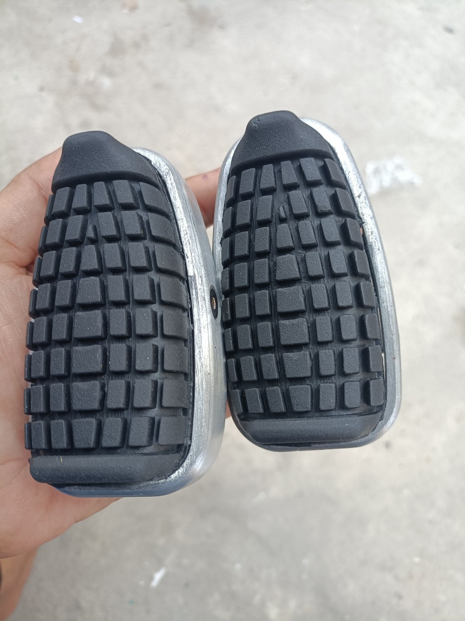 Gác Chân Trước Kiểu Cub Gắn Các Dòng Xe Số