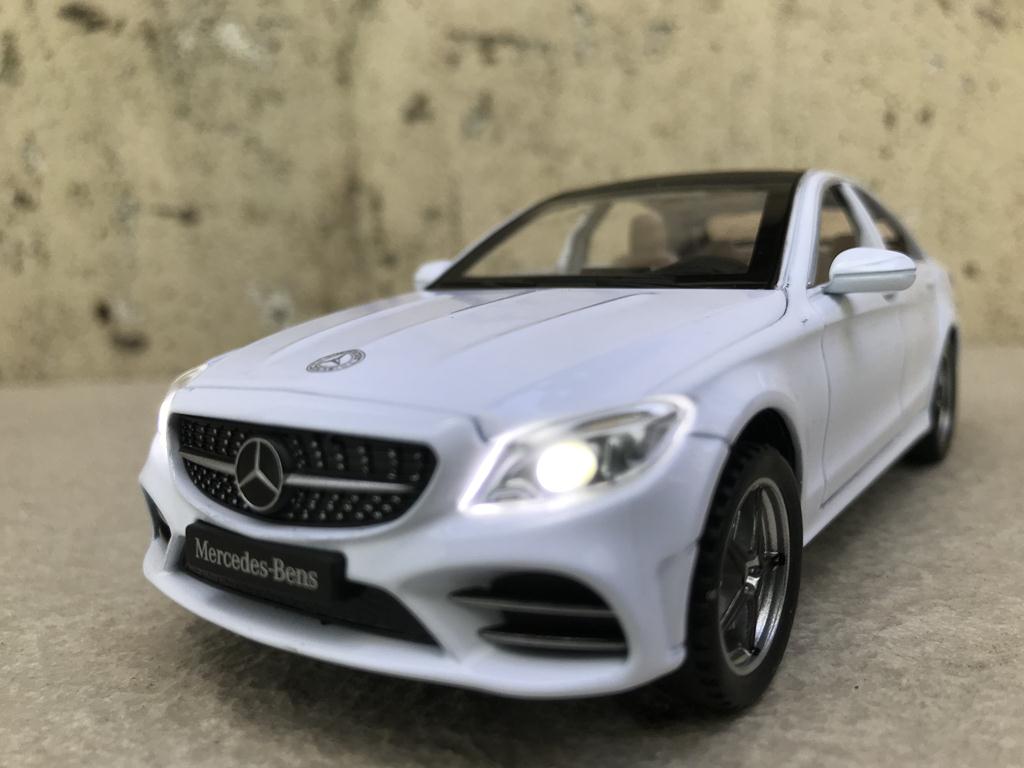 [HCM]Mô hình xe ô tô Mercedes C260L 1:32