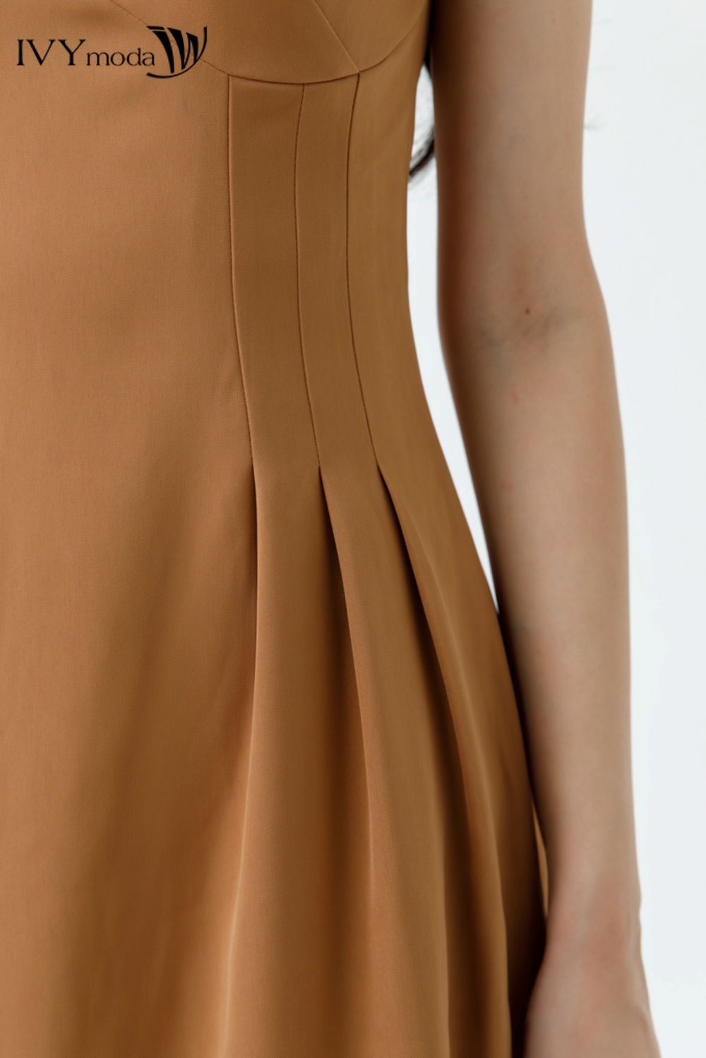 Đầm xòe vai phối phụ kiện IVY moda MS 41B9178