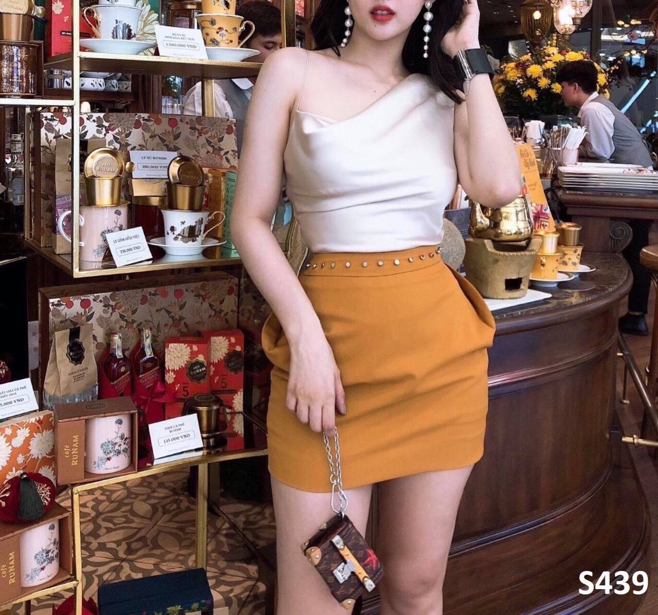ÁO PHI LỤA CỔ ĐỔ 1 BÊN,SALE,LY STORE