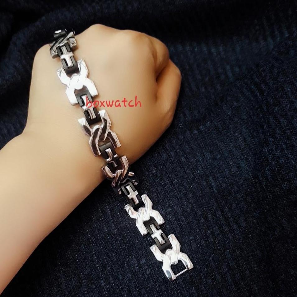 Lắc tay nam titan không đen không gỉ sét