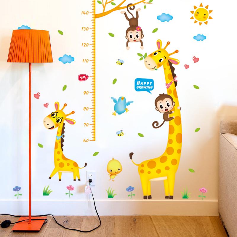Decal dán tường thước đo hươu vàng 3