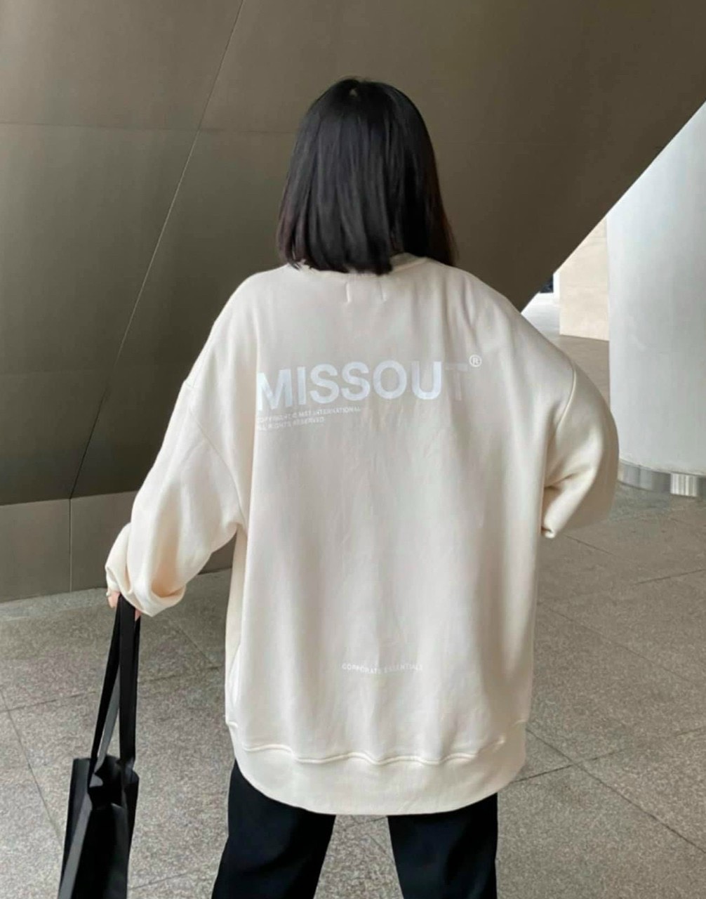 [Yoloboutique] Áo Sweater Missout trắng