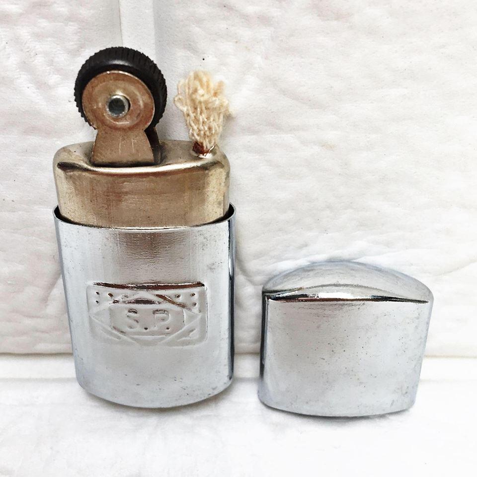 [ HÀNG ĐỘC LẠ ] Hột Quẹt - Bật Lửa Xăng Đá Cổ 1 Bánh xe ( Xài Xăng )