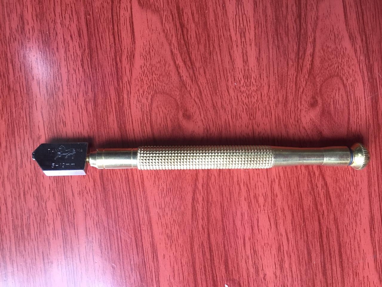 Dụng cụ cắt kính cao cấp L1