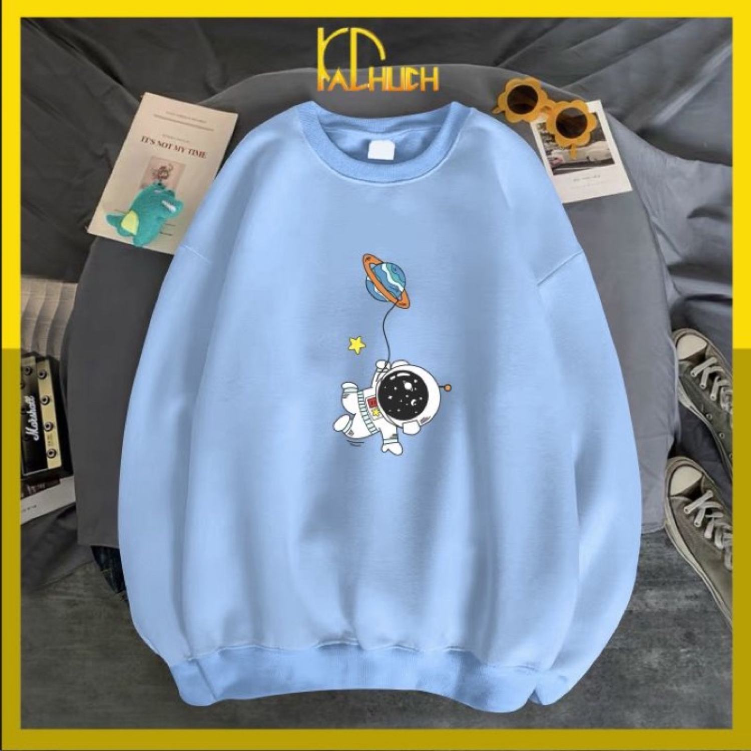 Áo sweater unisex nam nữ đều mặc được in Phi Hành Gia Đu Dây