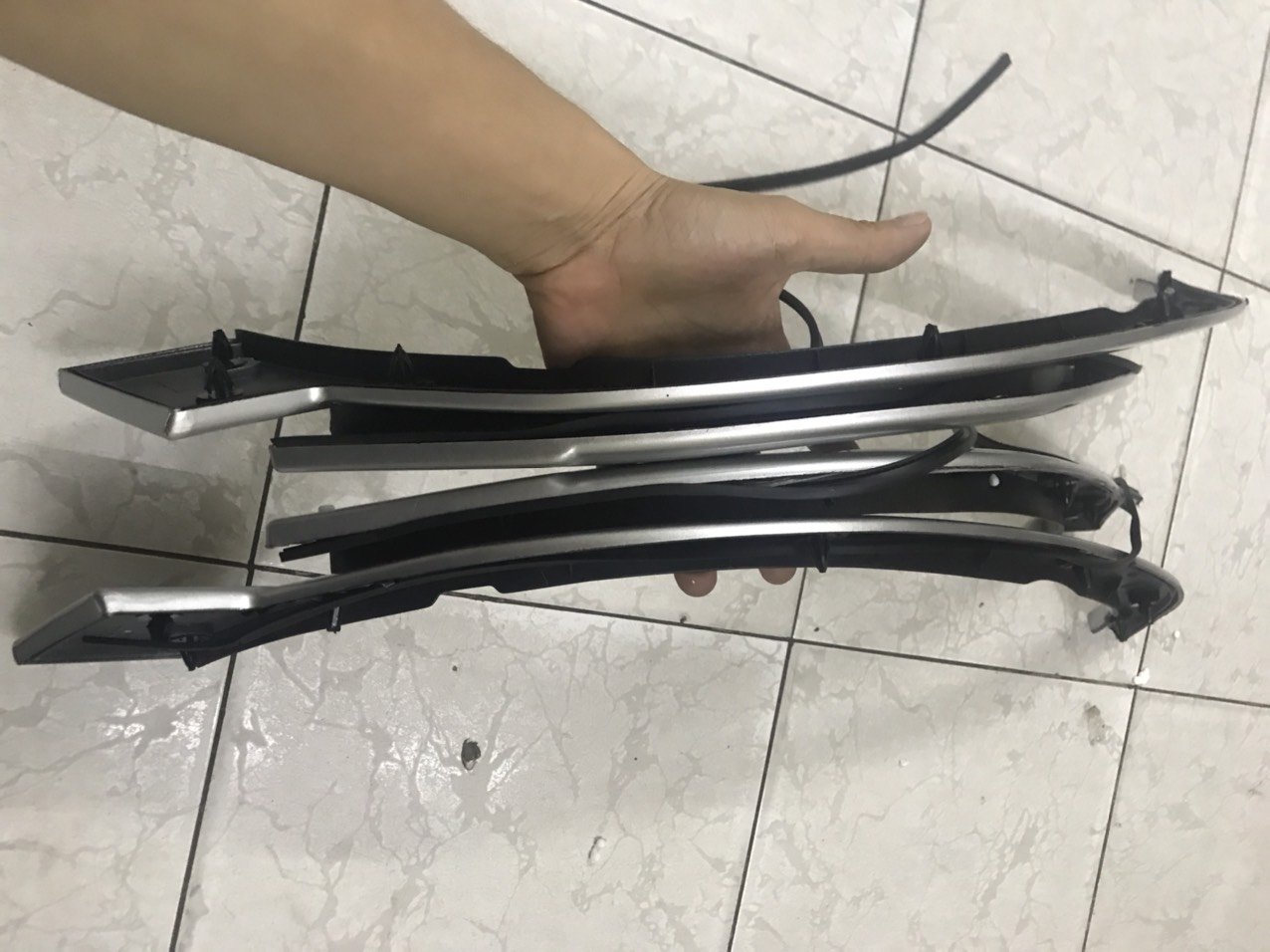 Ốp phồng tai xe Suzuki Wagon R+