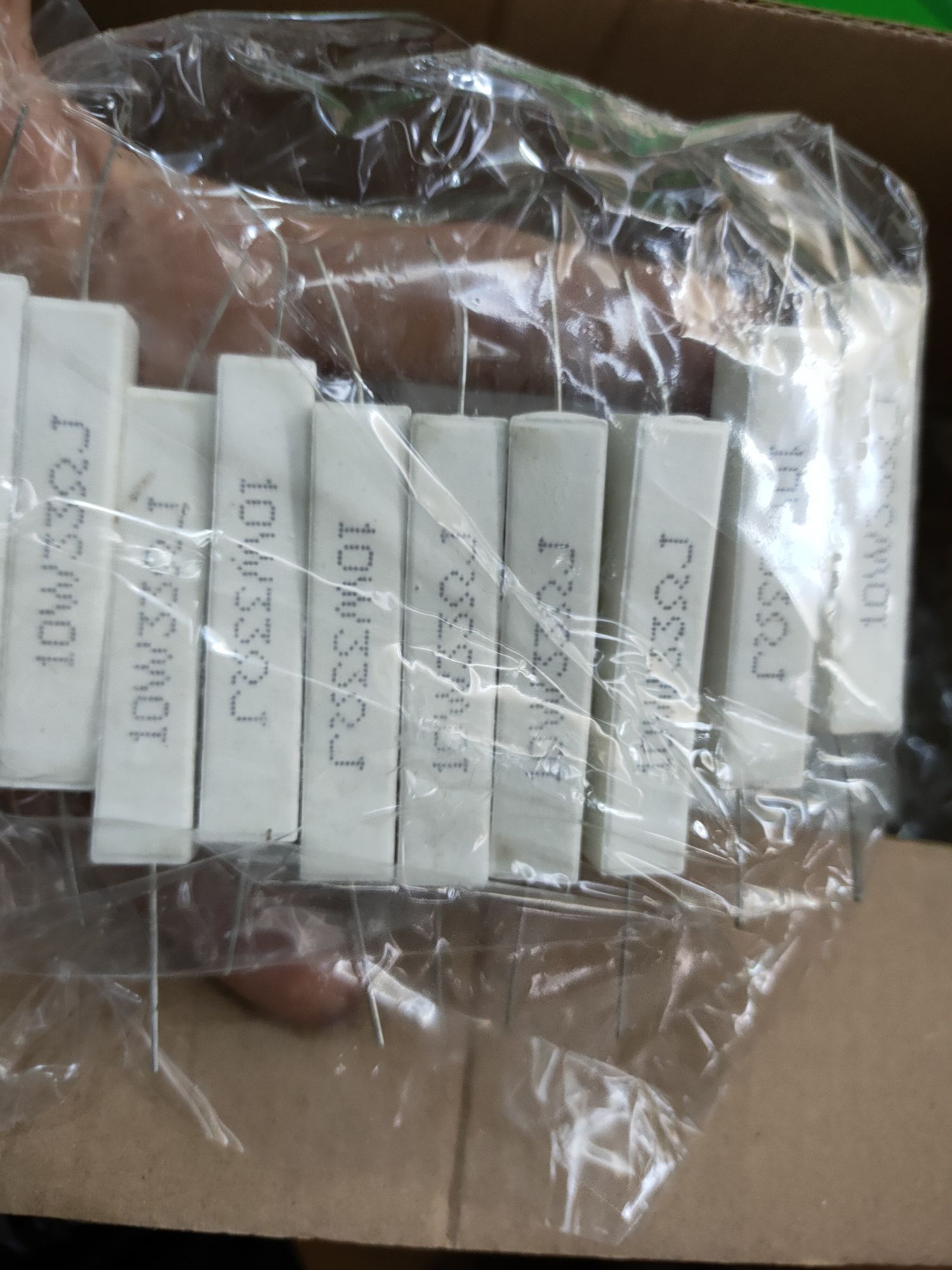 10 điện trở sứ 33om 10w
