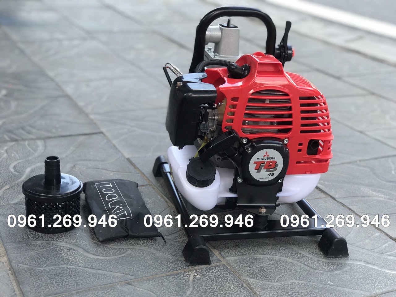 Máy bơm nước xách tay động cơ 2 thì Mitsubishi TB43
