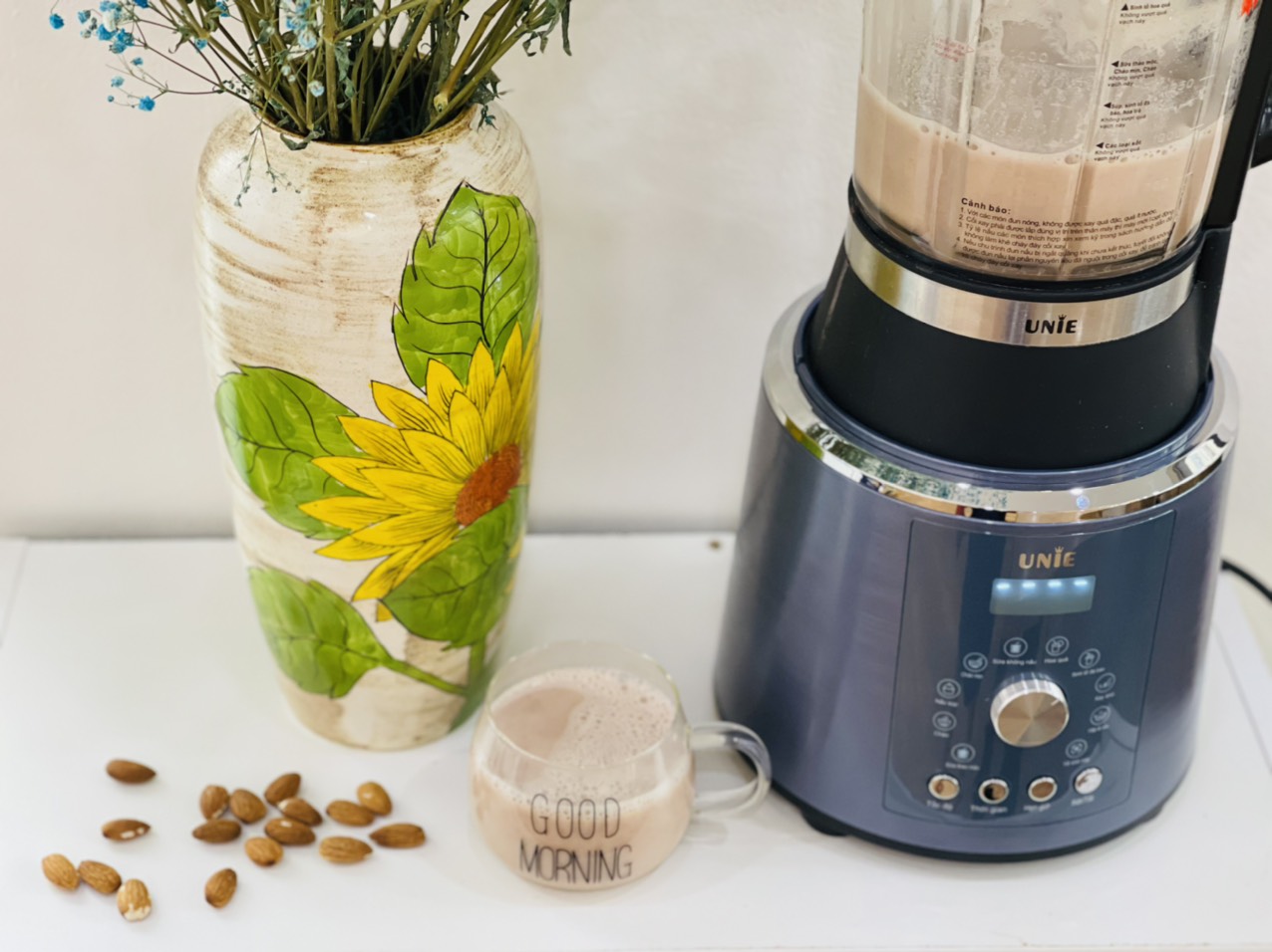 Máy làm sữa hạt UNIE V1