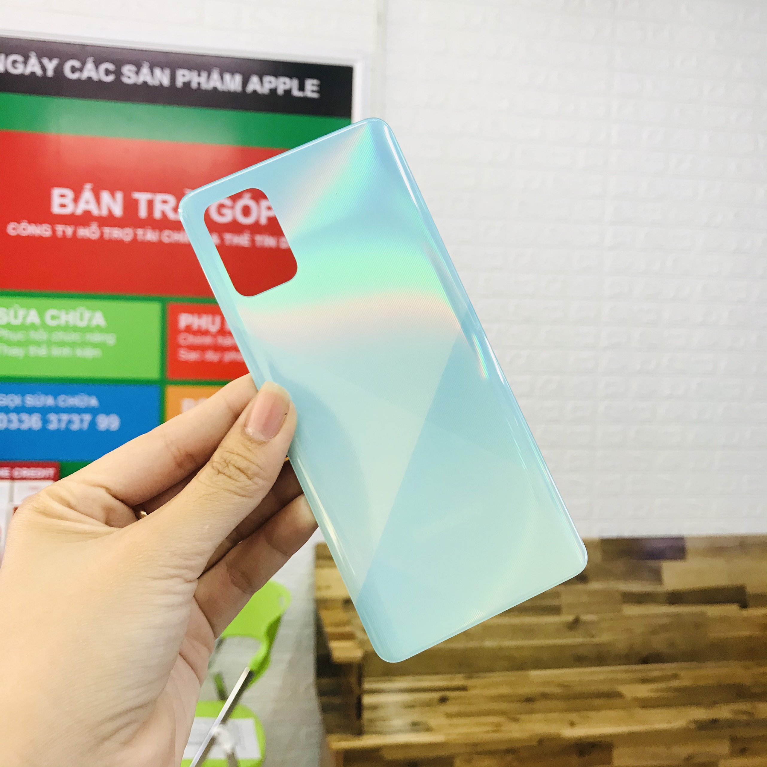 nắp lưng Samsung A71 chính hãng , bảo hành lỗi