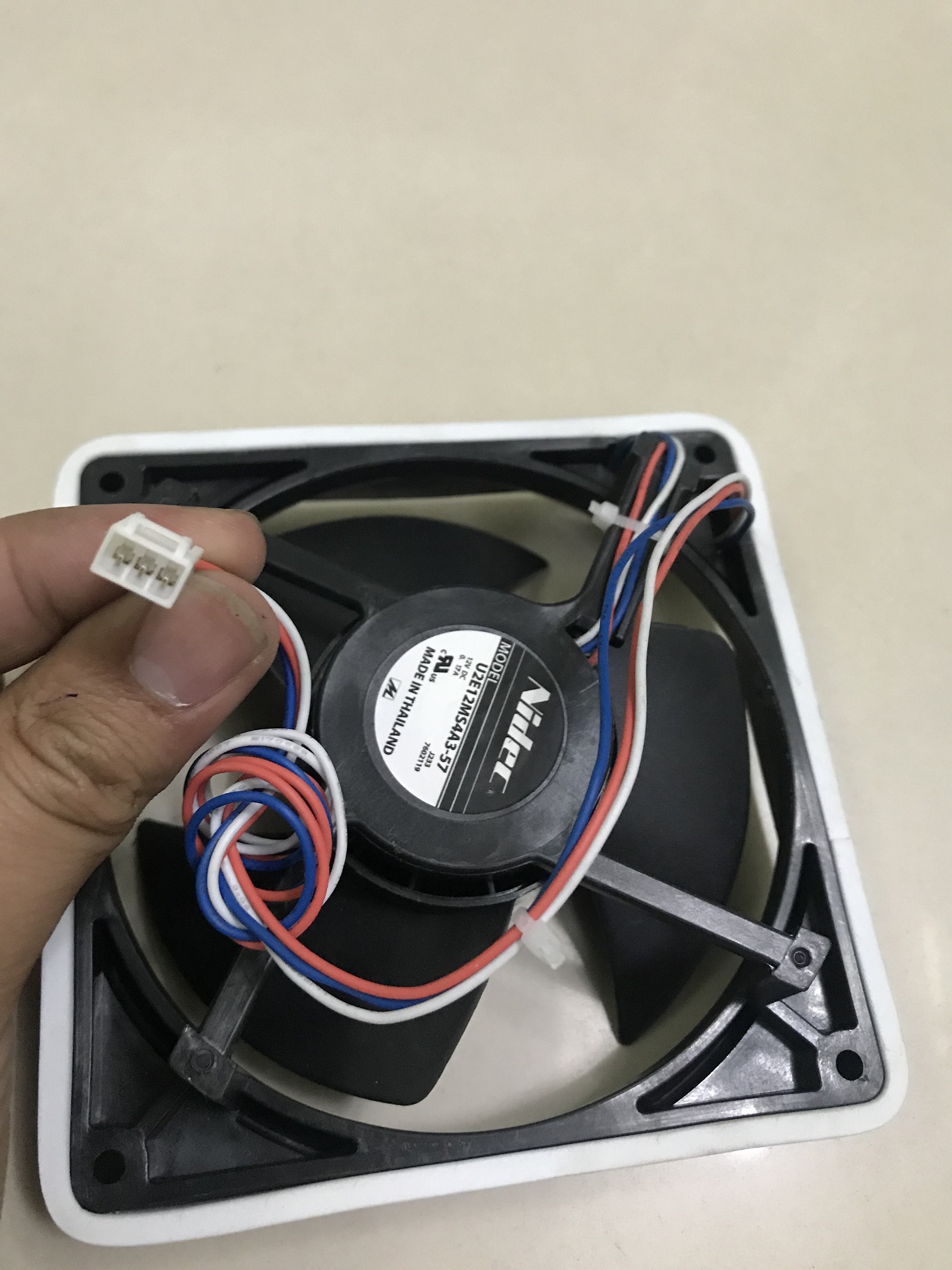 Quạt tủ lạnh hitachi 3 dây 12v 12cm x 12cm