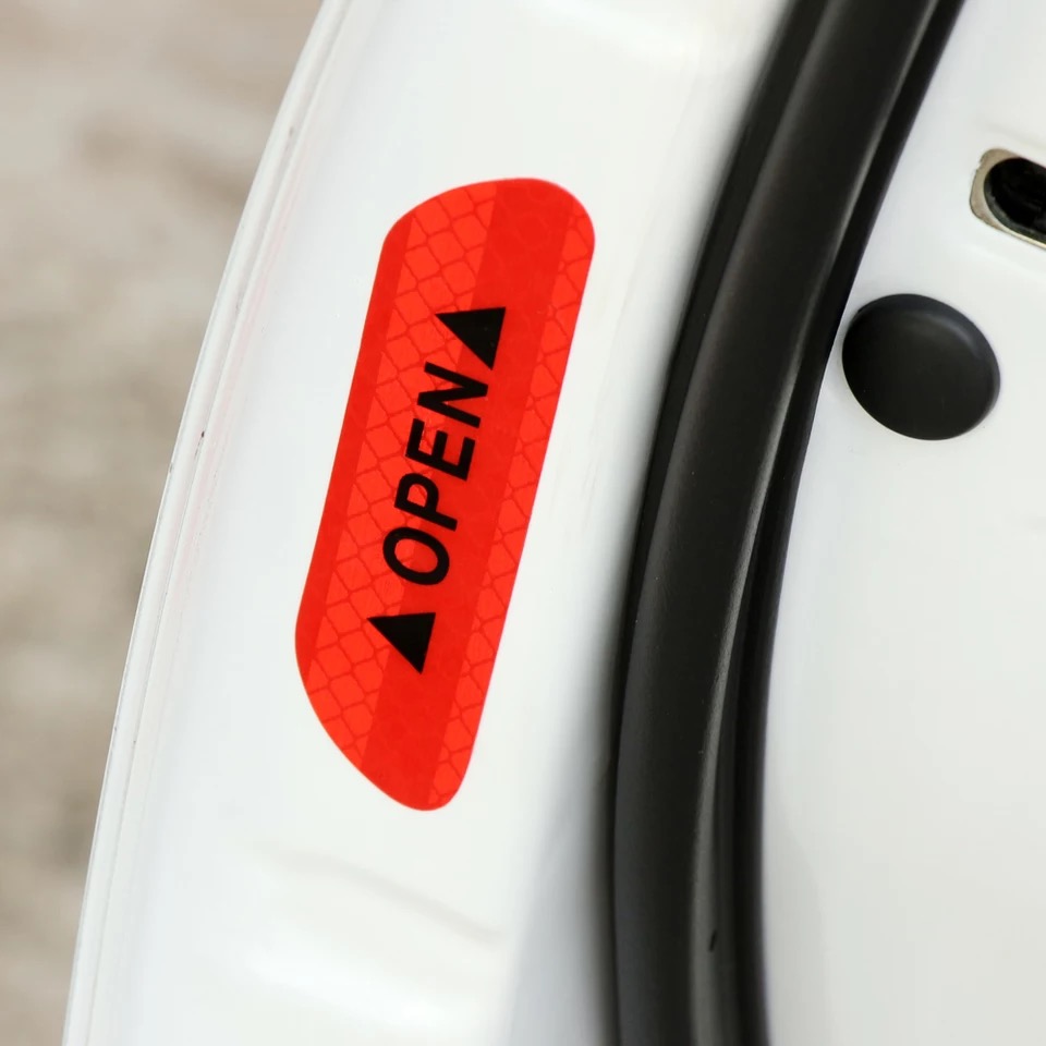 [HCM]Bộ 4 Miếng Decal Phản Quang Dán Cánh Cửa Ô Tô