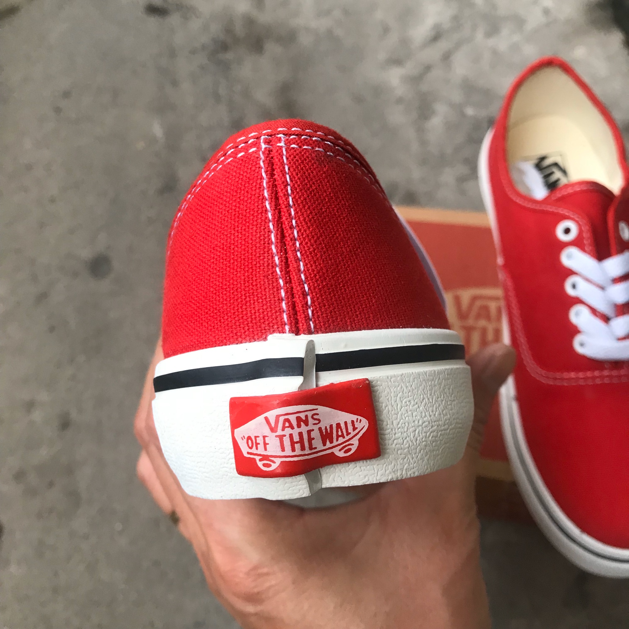 GIÀY VANS CLASSIC ĐỎ (Full box + Bill)