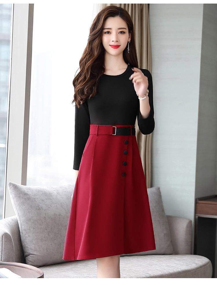 Chân váy xếp ly phối nút sila