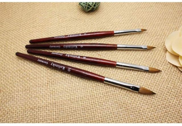 Cọ Đắp Móng Bột Kolinsy Số Từ 8-18