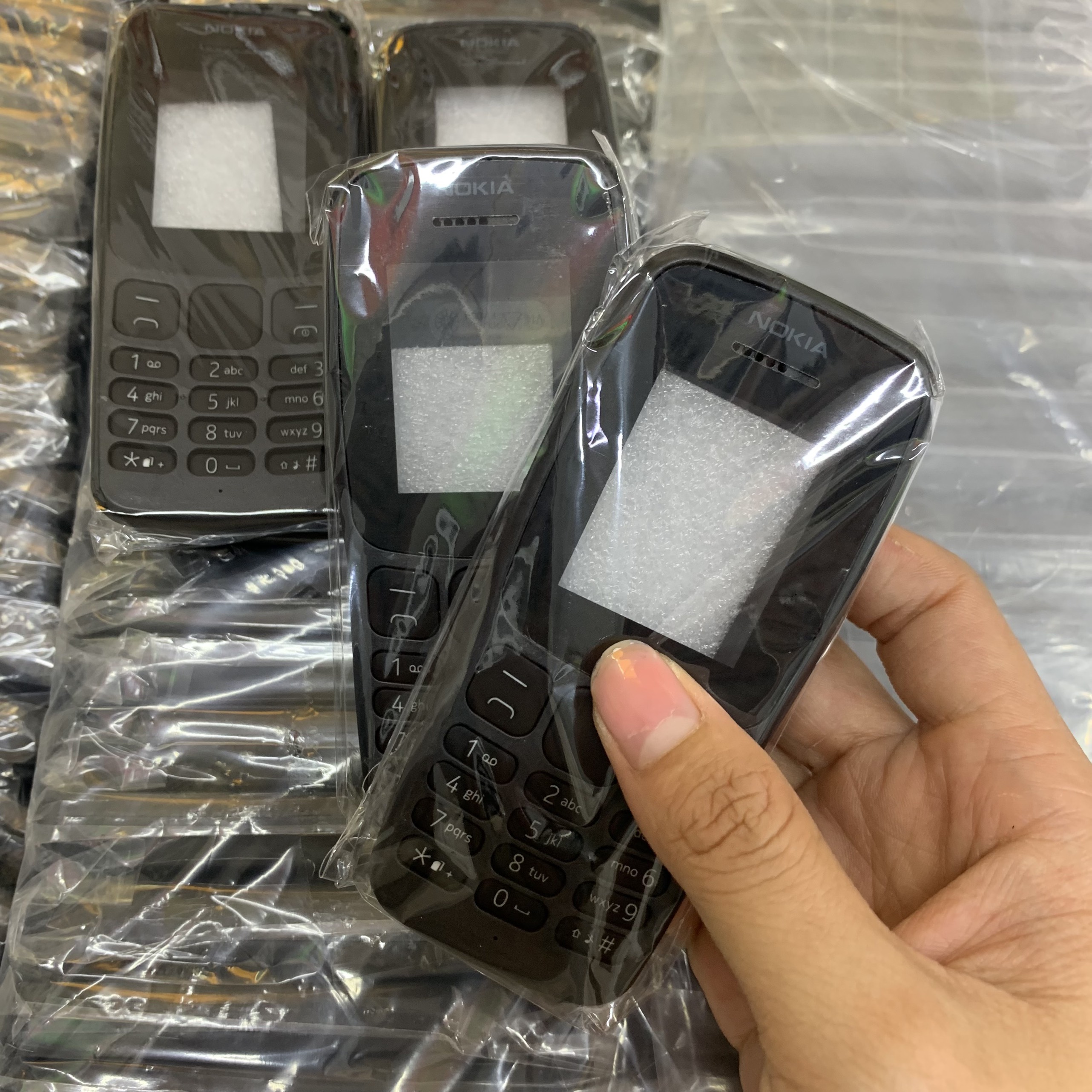 Vỏ bộ sườn , lưng , phím Nokia 106 2018