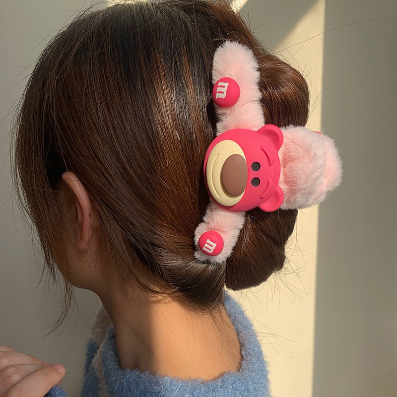 Kẹp Tóc Hình Gấu Dâu Lotso Phủ Lông Nhung
