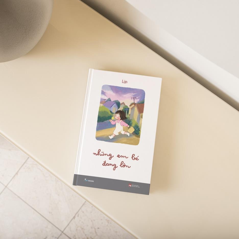 Sách - Những Em Bé Đang Lớn - AZVietNam